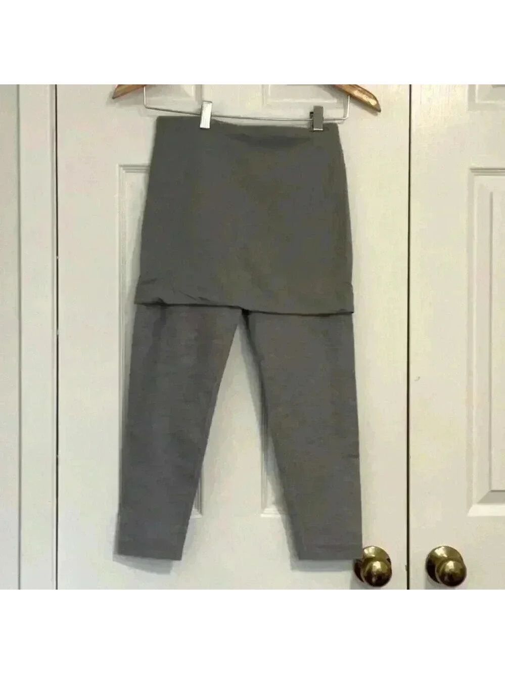 Lululemon Athletica Skirted Yoga  Leggings. GREY Size 4